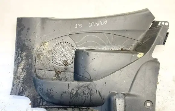 Renault Twingo II Rear door card panel trim 8200637004