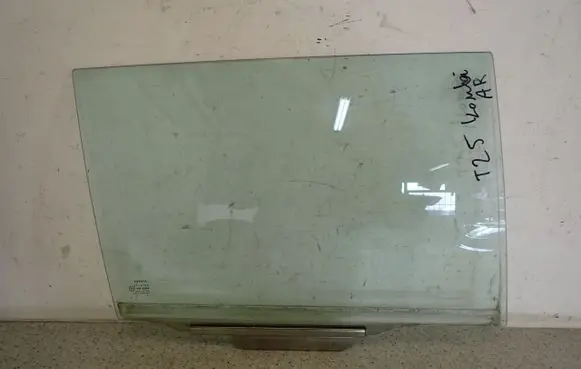 Toyota Avensis T250 Sliding door window/glass T25ARSZYBA