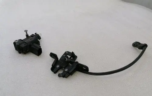 Ferrari FF Tailgate/trunk/boot lock/catch/latch 84076100