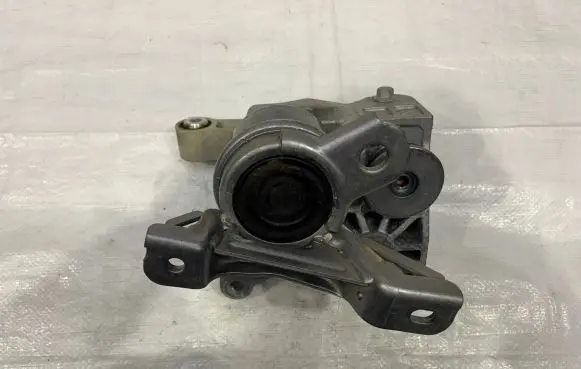 Land Rover Evoque I Engine mount bracket BJ326F012AB