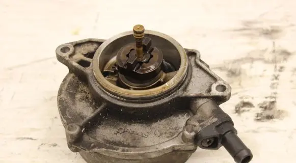 Audi A6 S6 C6 4F Vacuum pump 057145100T