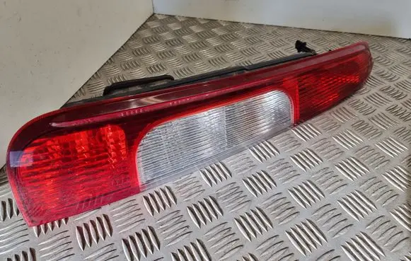 Ford C-MAX I Rear/tail lights 3M5113A603AA 3M5113N411AA