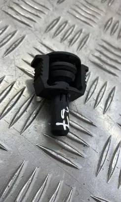 Mercedes-Benz C W203 Radiator mount bracket