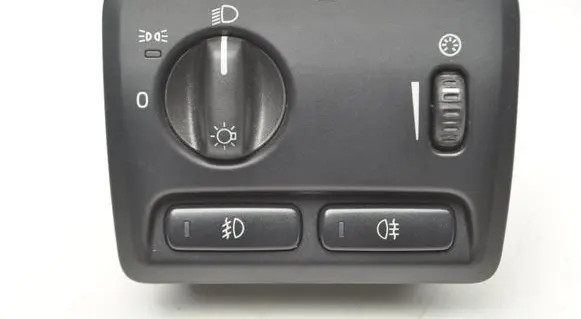 Volvo V70 Light switch 30739312