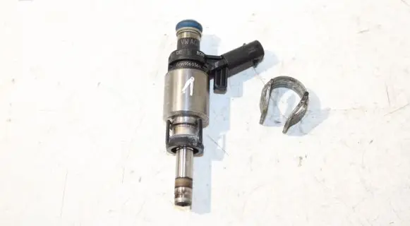 Audi A4 S4 B8 8K Fuel injector 06H906036H 0261500074