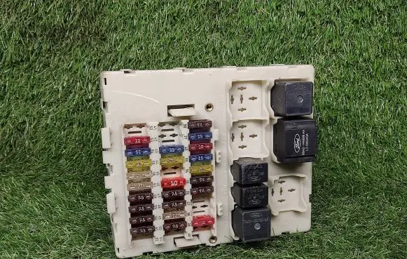 Ford Focus Power management control unit 98AG14A073LC