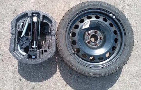 Skoda Fabia Mk2 (5J) R16 spare wheel 5J7012115A