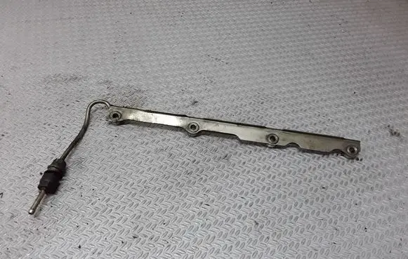 Nissan Almera N16 Fuel return line/hose 