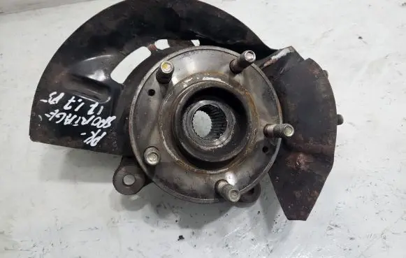 Front wheel hub