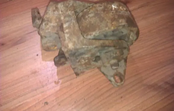 Ford Mondeo MK I Engine mount bracket 93bb6p092cb
