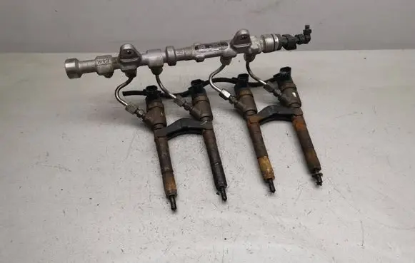 Opel Corsa D Fuel injectors set 0445110326 0445214222 0281006158