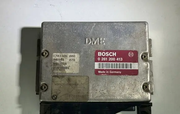 BMW 5 E34 Engine control unit/module 0261200413