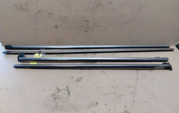 Citroen C5 Front door glass trim molding 