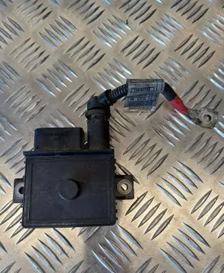 BMW 3 E46 Glow plug pre-heat relay 7786821 0000840427 0522120101