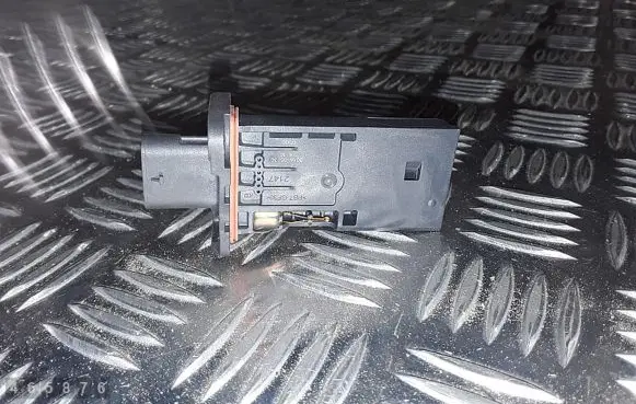 Suzuki Ignis Mass air flow meter 0280218327