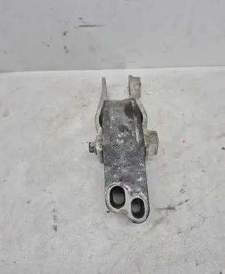 Volvo XC40 Engine mount bracket 32137250