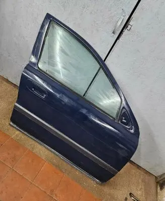 Volvo V70 Front door