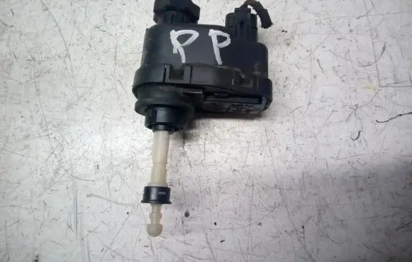 Opel Vectra A Headlight level adjustment motor 0132008306