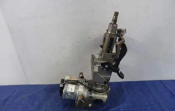 Renault Captur Steering wheel axle set 682008543R