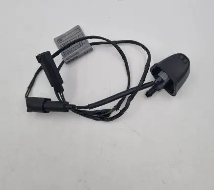 BMW 3 E92 E93 Windshield washer spray nozzle 6928635 7131299 61667131299