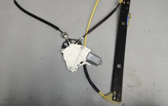 Audi Q3 8U Front door window regulator with motor