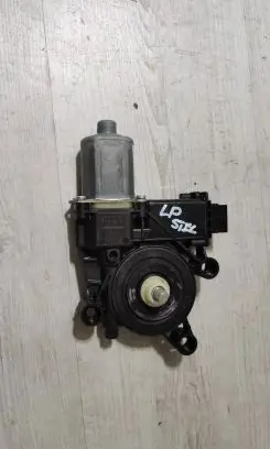 Alfa Romeo Stelvio Front door window regulator motor 0130822069 M16223 20210325