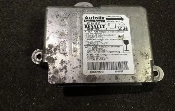 Renault Megane II Airbag control unit/module 8200412042a 607993600