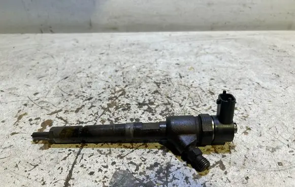 Opel Corsa D Fuel injector 0445110183