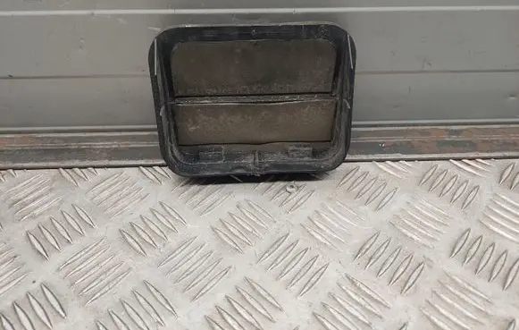 Tesla Model S Quarter panel pressure vent 2F2AB280B62AB
