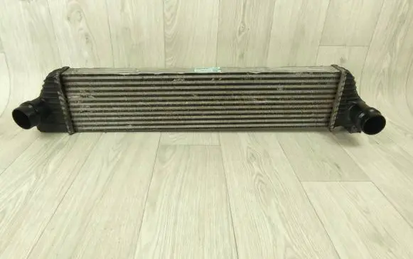 Nissan NV400 Intercooler radiator 144960015R T0832004 0057037