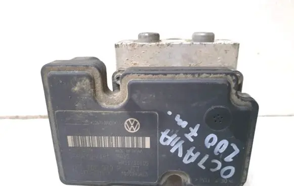 Skoda Octavia Mk2 (1Z) ABS Pump