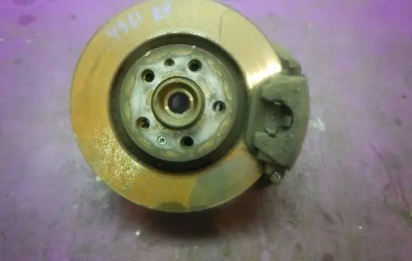 Front wheel hub spindle knuckle