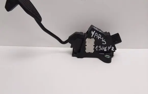 Toyota Yaris Accelerator throttle pedal 781100D140 12083A