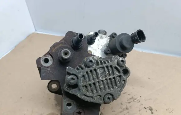 Fuel injection high pressure pump