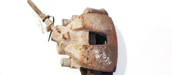 Volvo V50 Front brake caliper 813