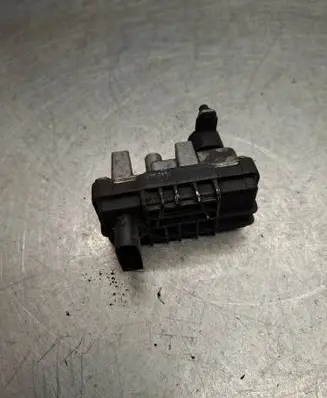 Mercedes-Benz E W211 Turbine electric control actuator 712120 6NW008412 G107