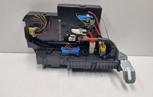 Mercedes-Benz C W204 SAM control unit A2049060105 2049060105 5DK00922589