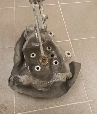 BMW 5 E39 Front wheel hub spindle knuckle