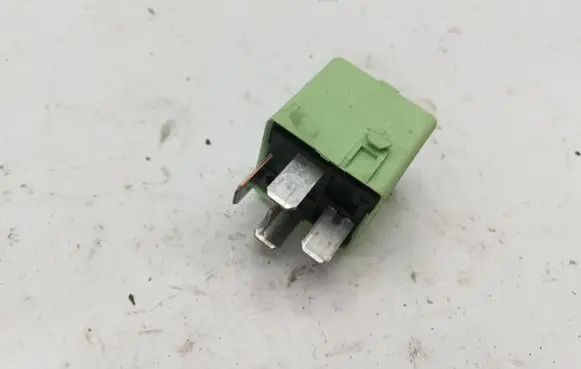 BMW X3 E83 Other relay 8373700