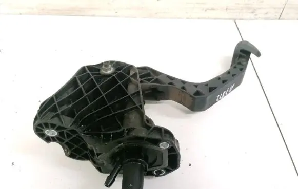 Skoda Octavia Mk2 (1Z) Clutch master cylinder 1K1721059CH 3900736182