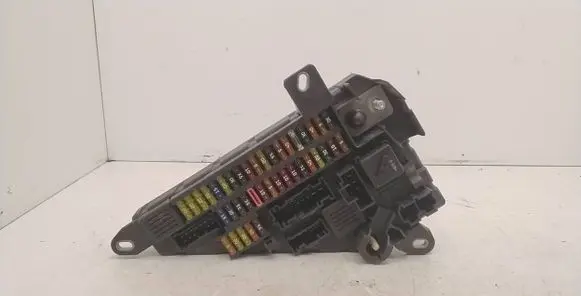 BMW 5 E60 E61 Fuse module 6906619