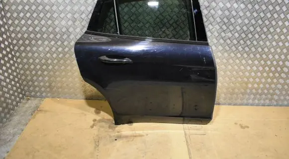 Porsche Panamera (976) Rear door D420