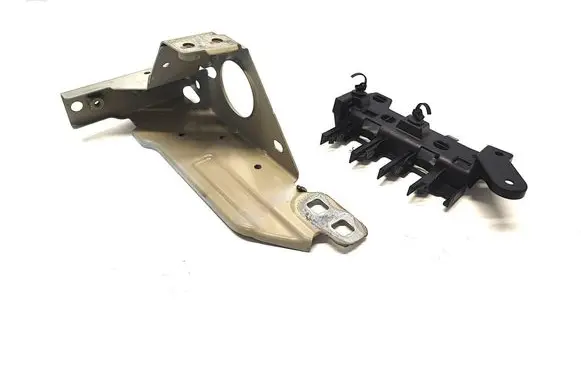Headlight/headlamp mounting bracket