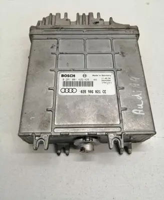 Audi A4 S4 B5 8D Engine control unit/module 0281001425 028906021CE