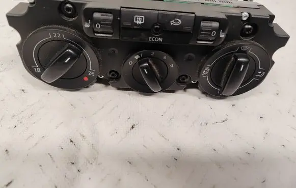 Volkswagen Golf V Climate control unit 74730901