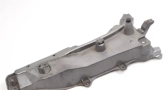 Volvo XC90 Fender mounting bracket 31391778