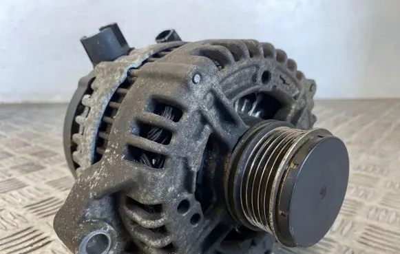Volvo S40 Generator/alternator 30773111 0121615014