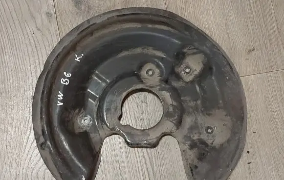 Volkswagen PASSAT B6 Rear brake disc plate dust cover 