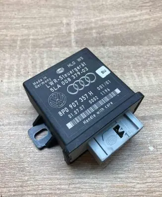 Audi A8 S8 D3 4E Light module LCM 8P0907357H 5LA008379
