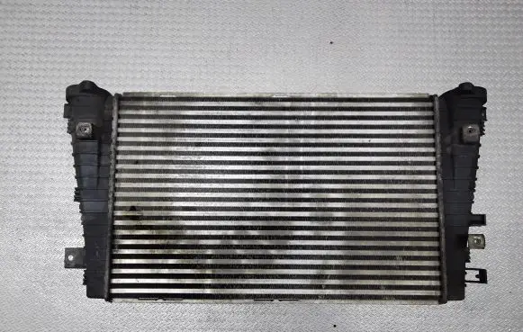 Opel Zafira B Intercooler radiator 13223395